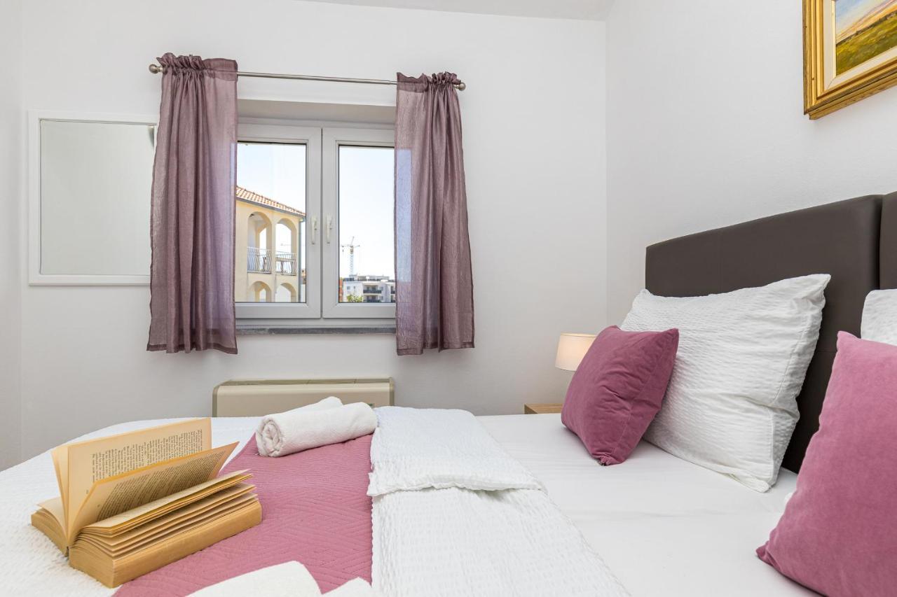 Island Resort Mihaela - Happy Rentals Трогир Экстерьер фото
